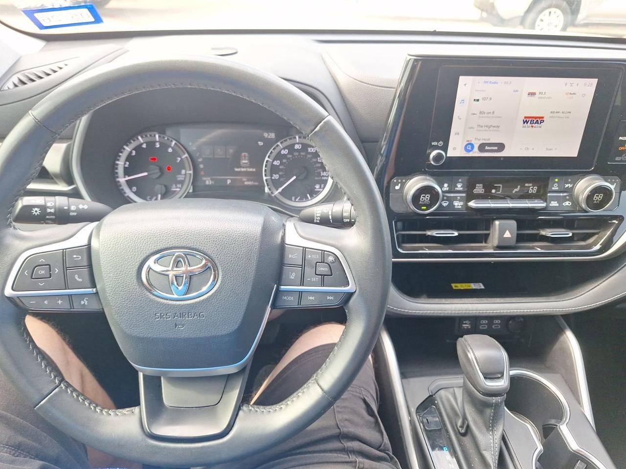 2023 Toyota Highlander XLE Hurst TX