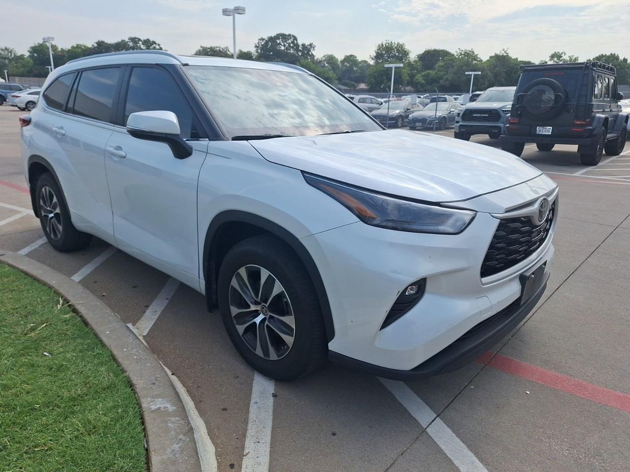 2023 Toyota Highlander XLE Hurst TX