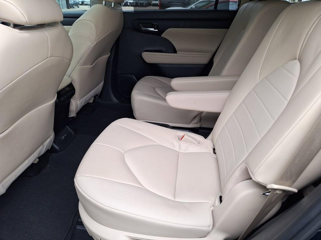 2023 Toyota Highlander XLE Hurst TX