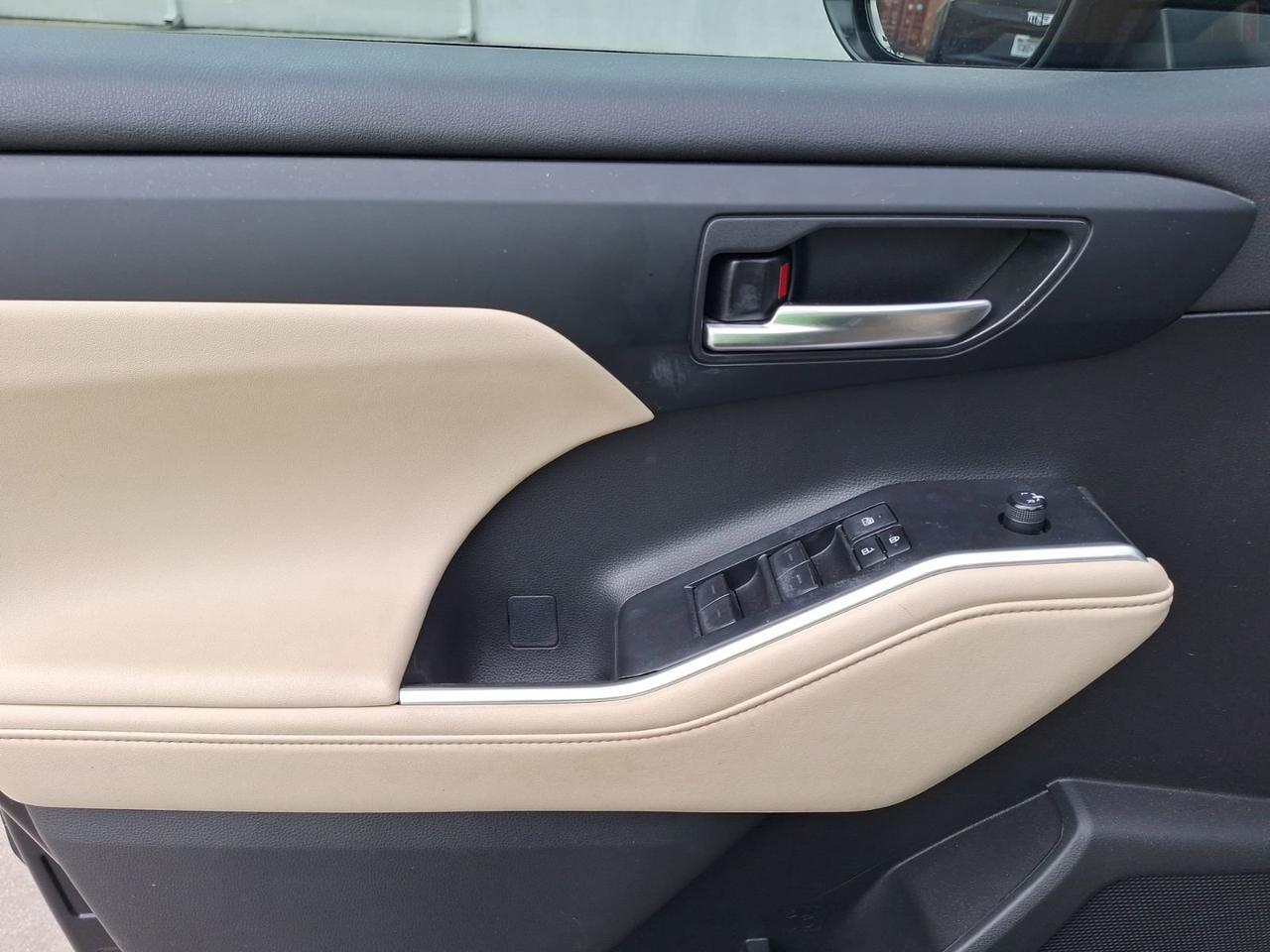 2023 Toyota Highlander XLE Hurst TX