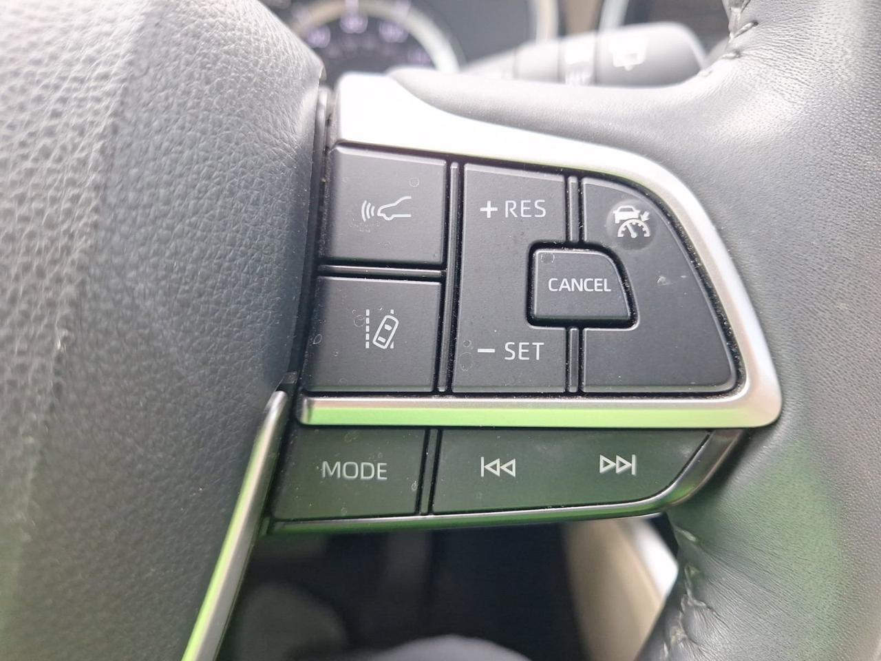 2023 Toyota Highlander XLE Hurst TX