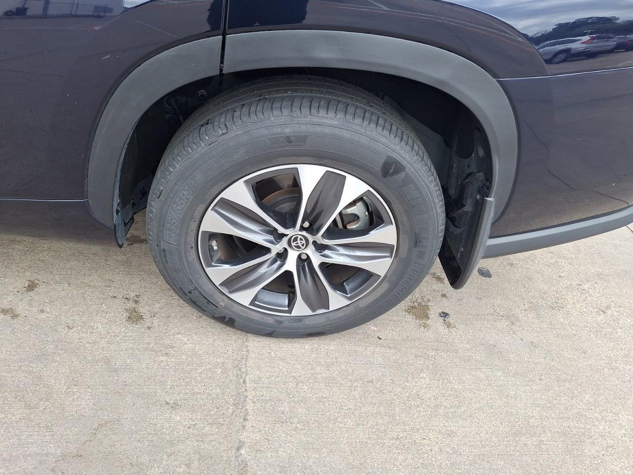 2023 Toyota Highlander XLE Hurst TX