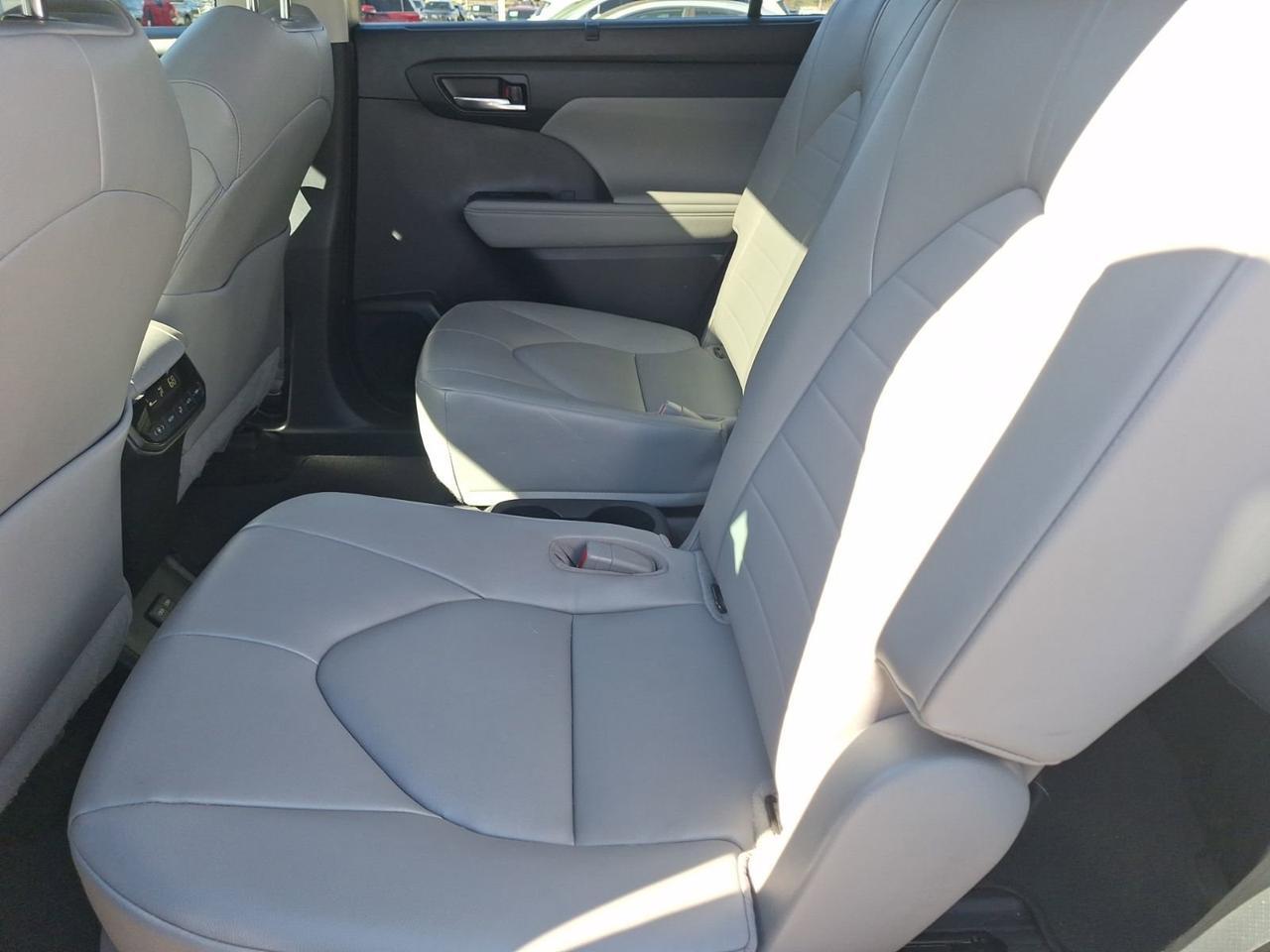 2023 Toyota Highlander XLE Hurst TX