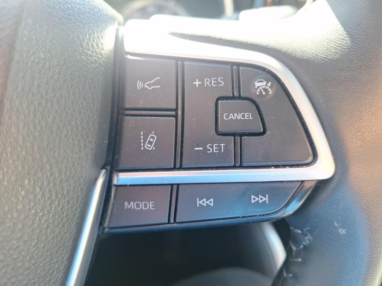 2023 Toyota Highlander XLE Hurst TX