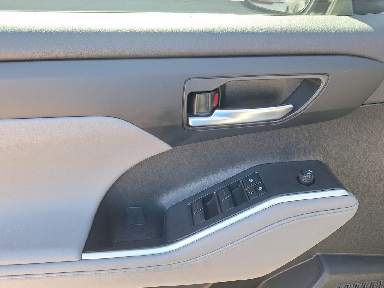 2023 Toyota Highlander XLE Hurst TX