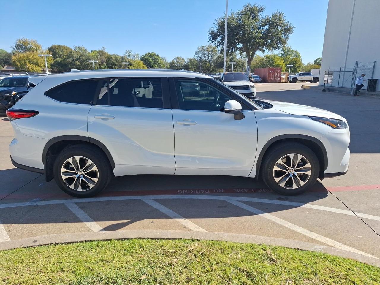 2023 Toyota Highlander XLE Hurst TX