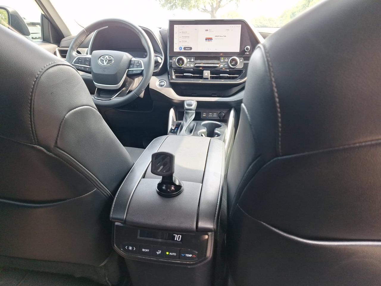 2023 Toyota Highlander XLE Hurst TX