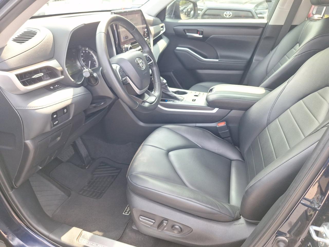 2023 Toyota Highlander XLE Hurst TX