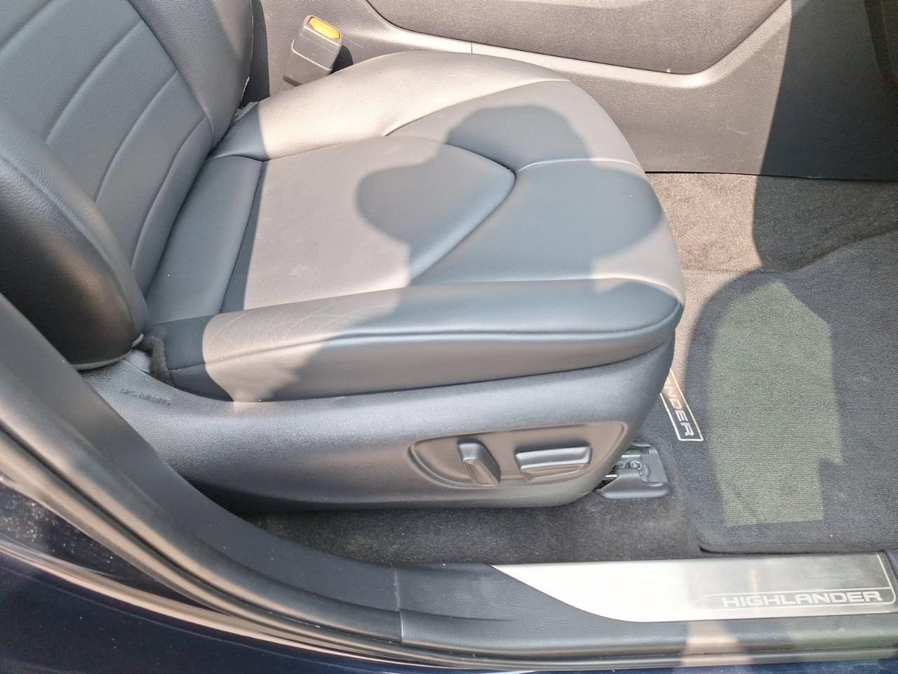 2023 Toyota Highlander XLE Hurst TX