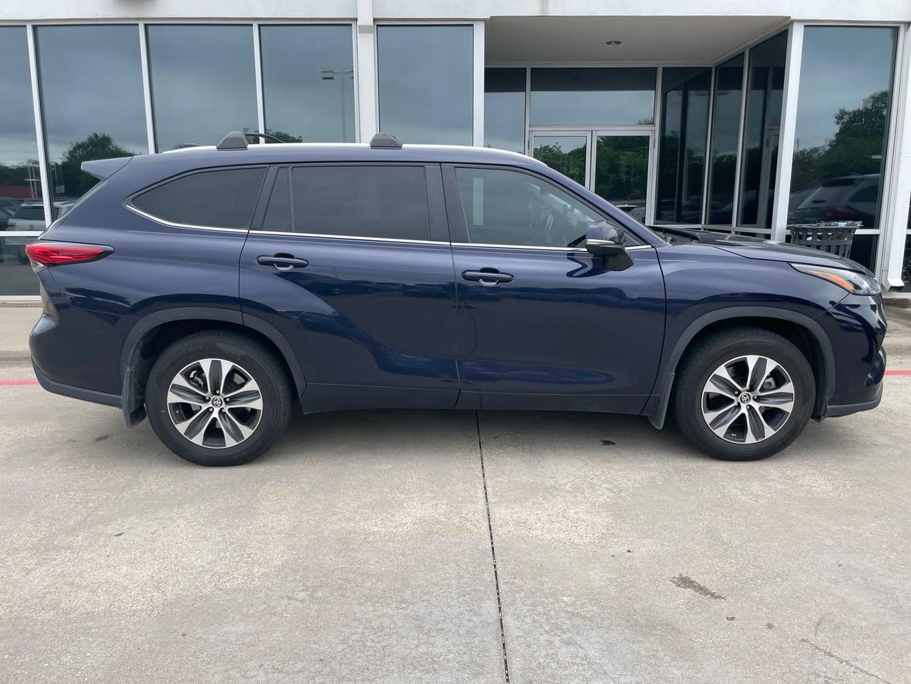 2023 Toyota Highlander XLE Hurst TX