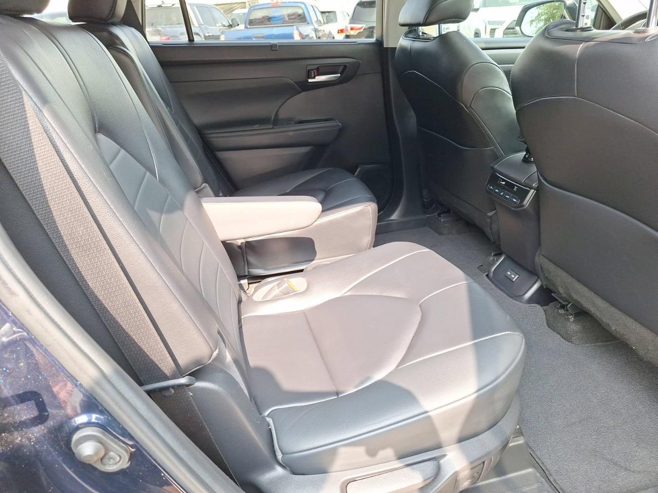 2023 Toyota Highlander XLE Hurst TX