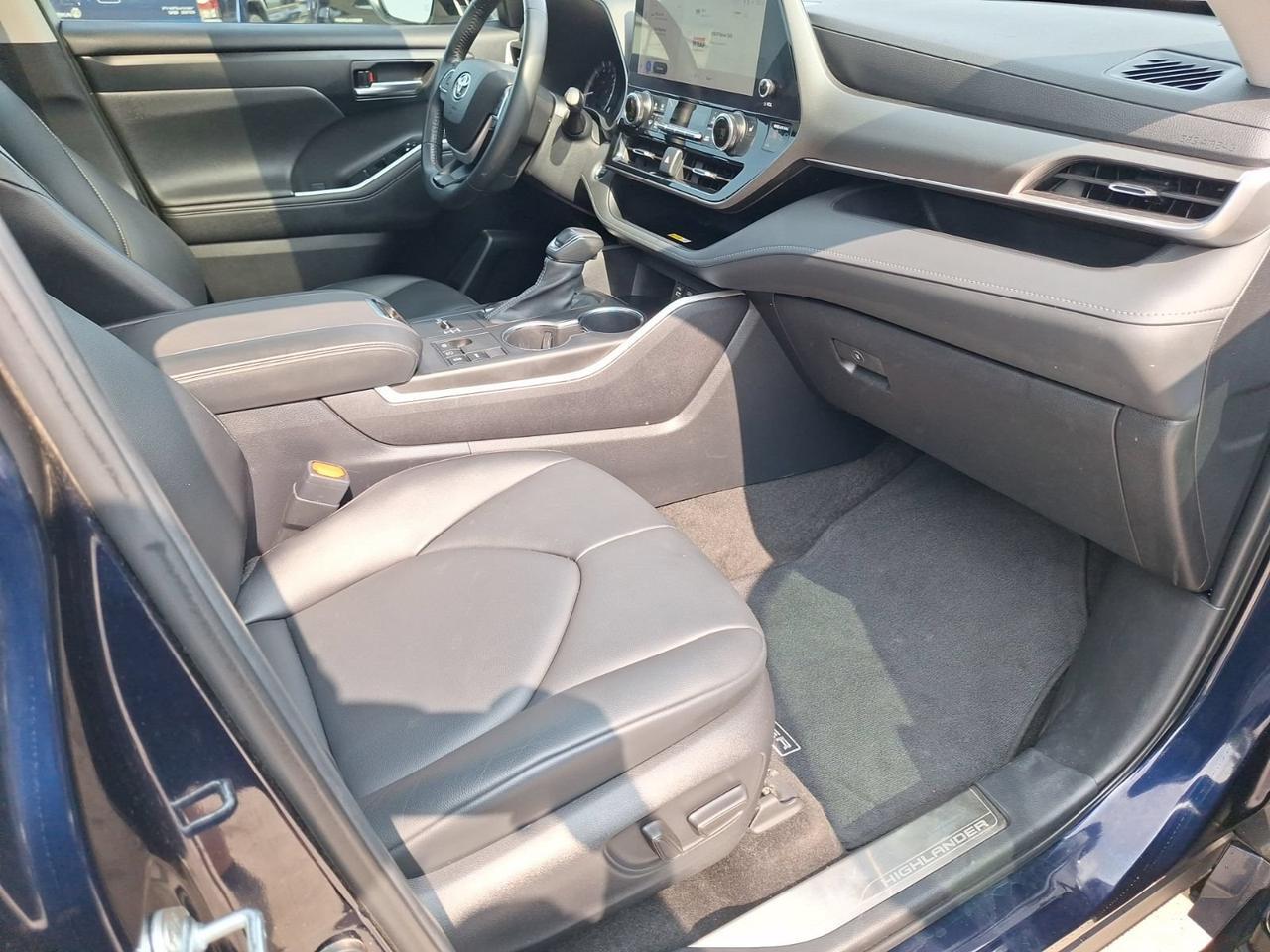 2023 Toyota Highlander XLE Hurst TX