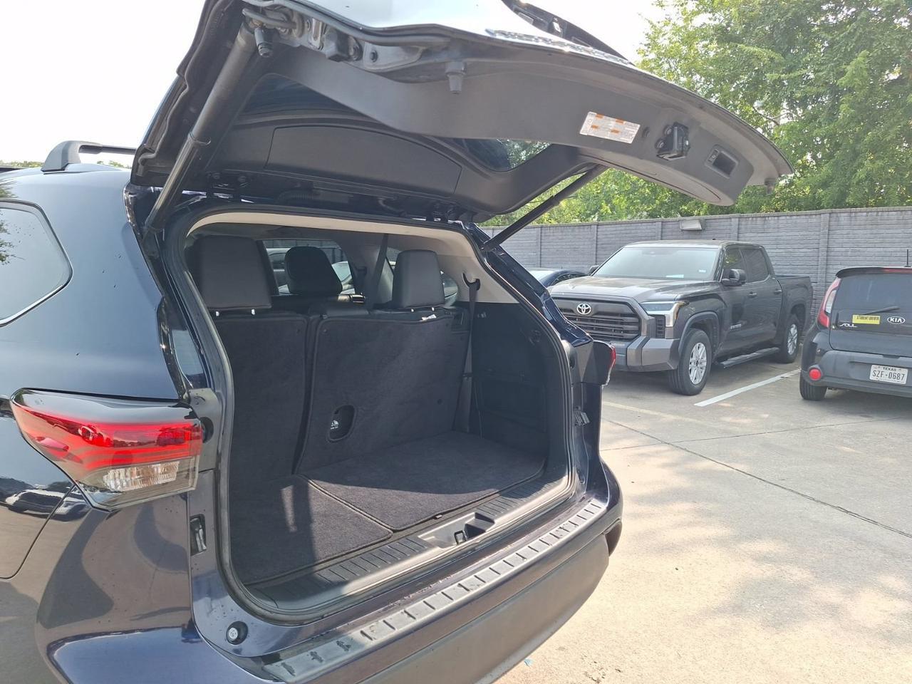 2023 Toyota Highlander XLE Hurst TX