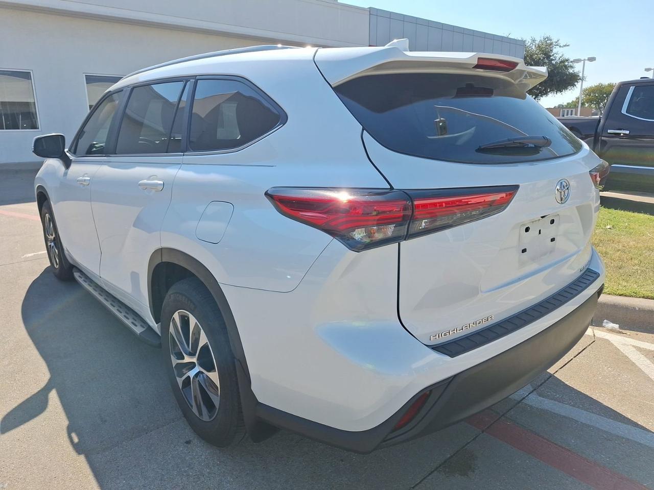2023 Toyota Highlander XLE Hurst TX