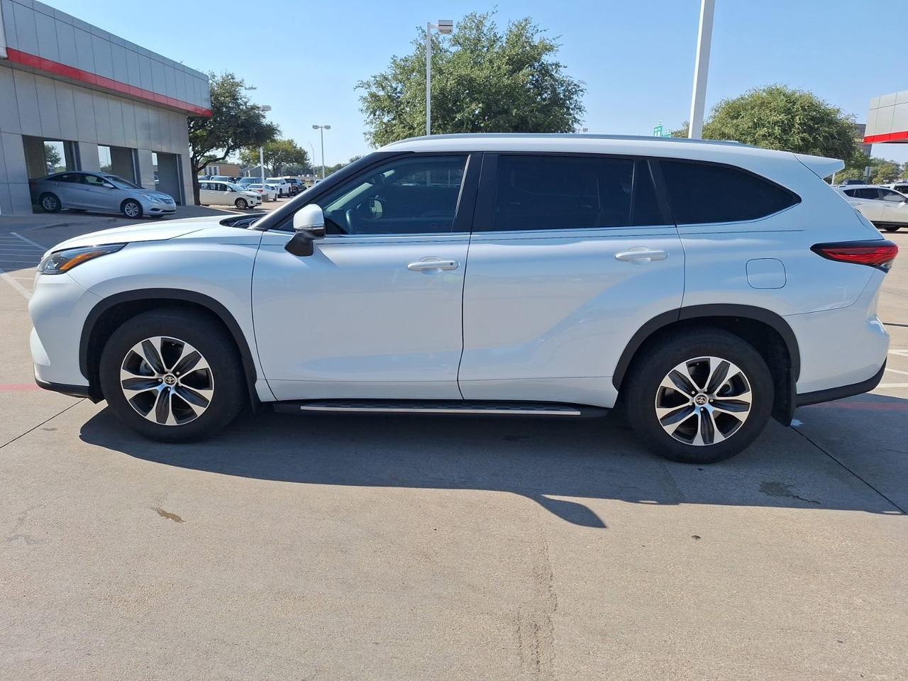 2023 Toyota Highlander XLE Hurst TX