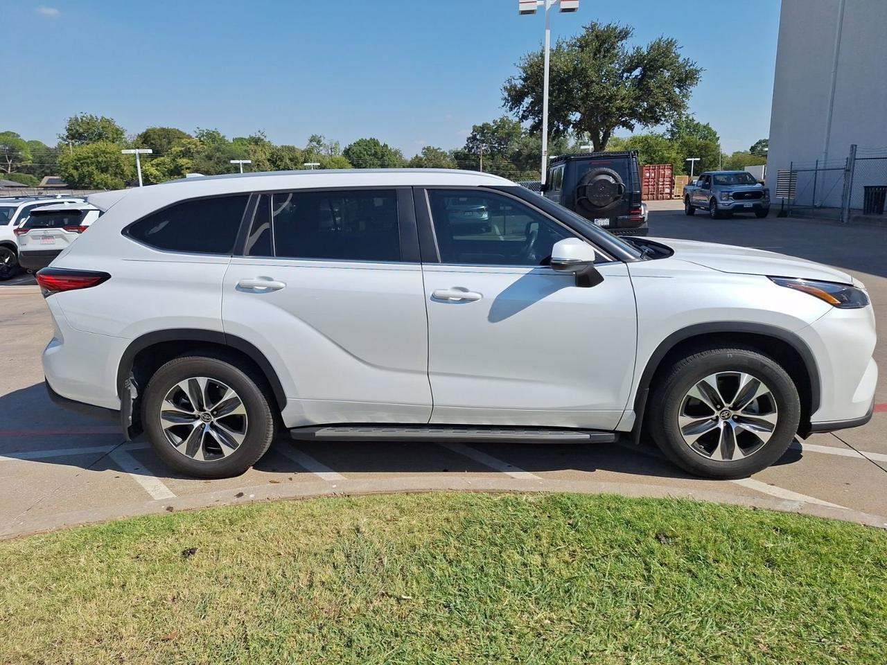 2023 Toyota Highlander XLE Hurst TX