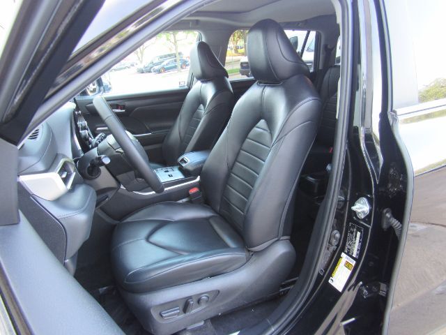2023 Toyota Highlander XLE Plano TX