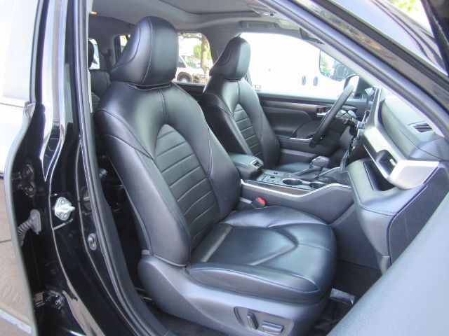 2023 Toyota Highlander XLE Plano TX