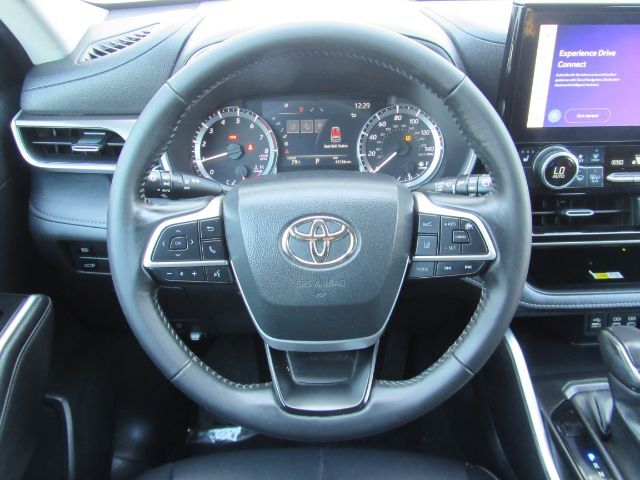 2023 Toyota Highlander XLE Plano TX