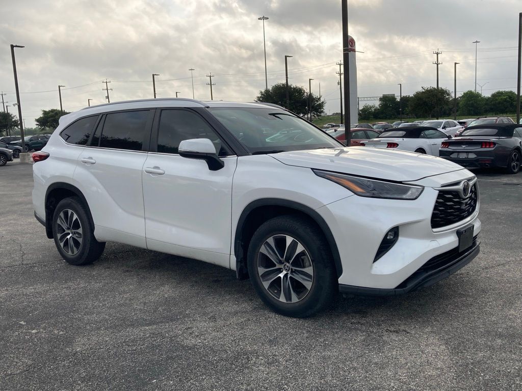 2023 Toyota Highlander XLE