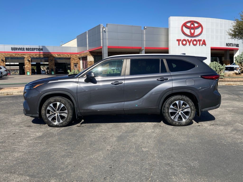 2023 Toyota Highlander XLE San Antonio TX