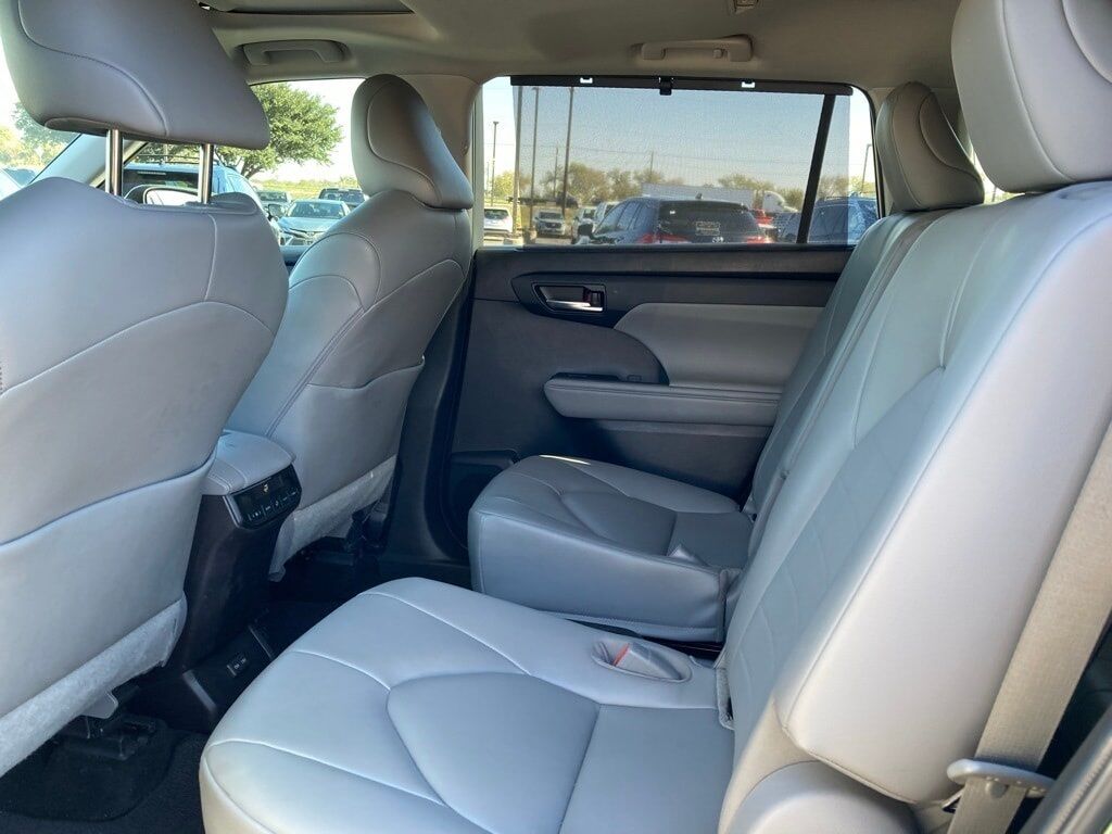 2023 Toyota Highlander XLE San Antonio TX