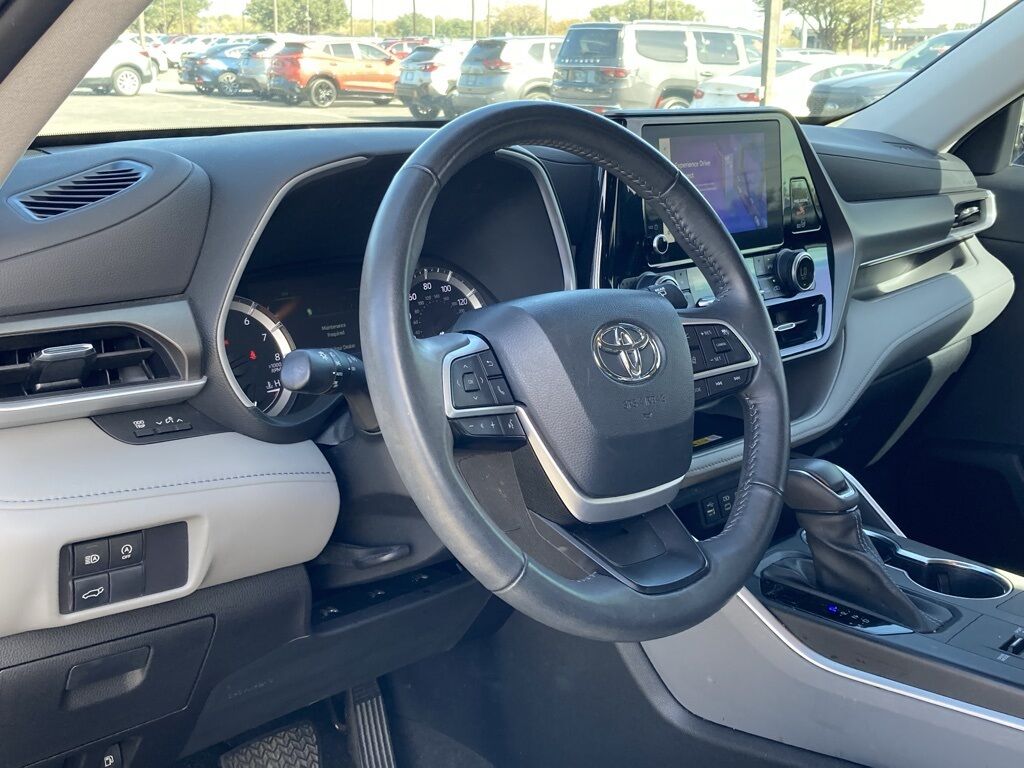 2023 Toyota Highlander XLE San Antonio TX