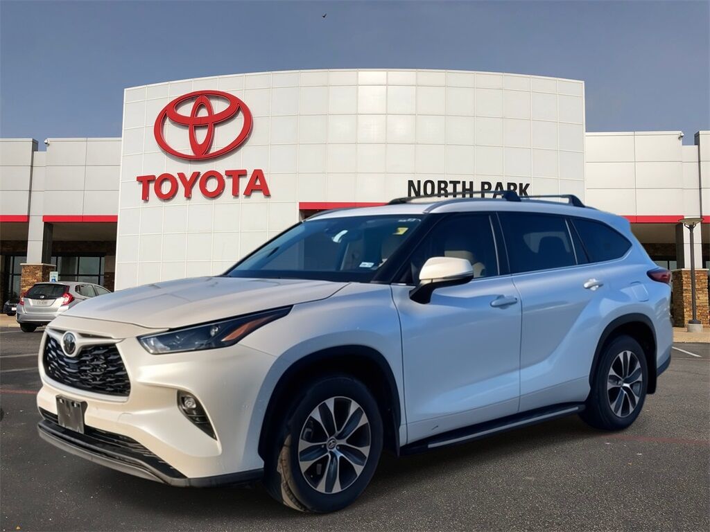 2023 Toyota Highlander XLE