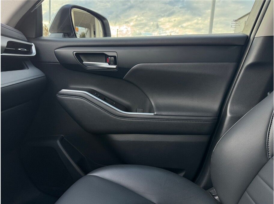 2023 Toyota Highlander XLE Sport Utility 4D Folsom CA