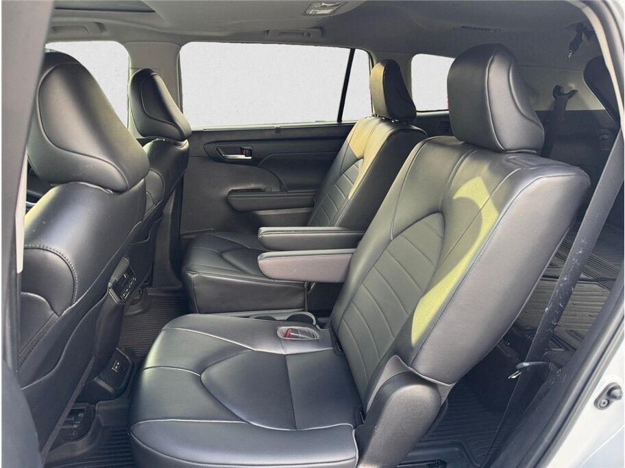 2023 Toyota Highlander XLE Sport Utility 4D Folsom CA