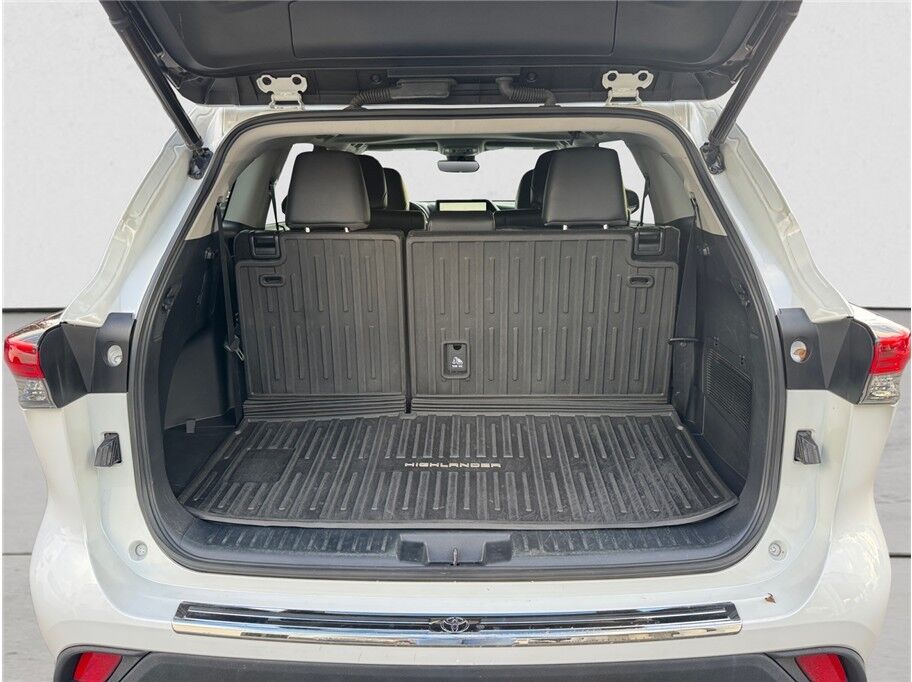 2023 Toyota Highlander XLE Sport Utility 4D Folsom CA
