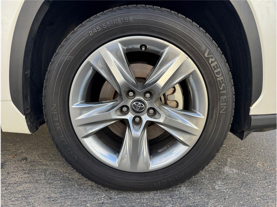 2023 Toyota Highlander XLE Sport Utility 4D Folsom CA