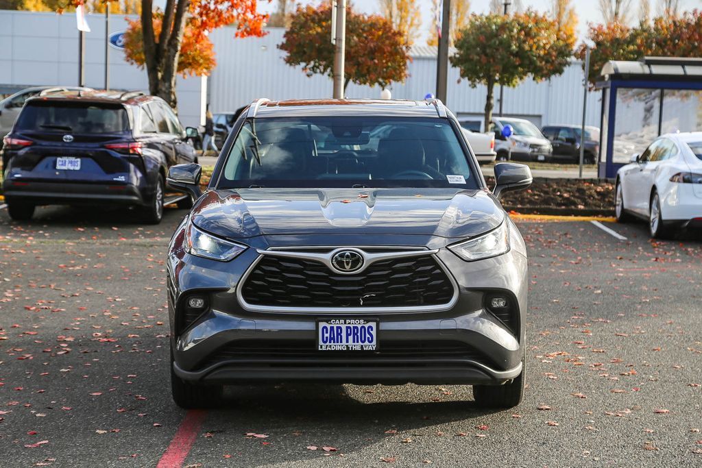 2023 Toyota Highlander XLE