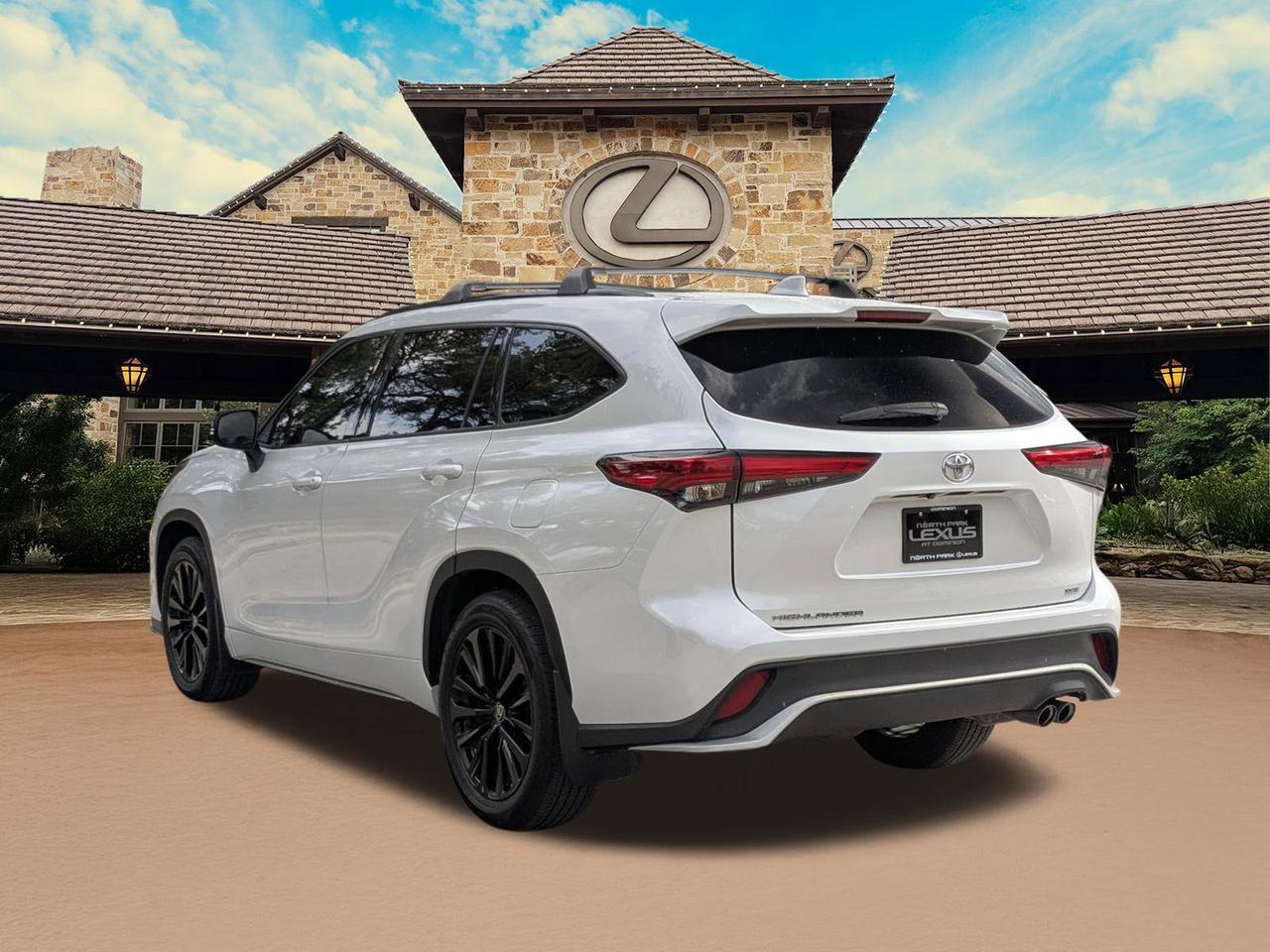 2023 Toyota Highlander XSE