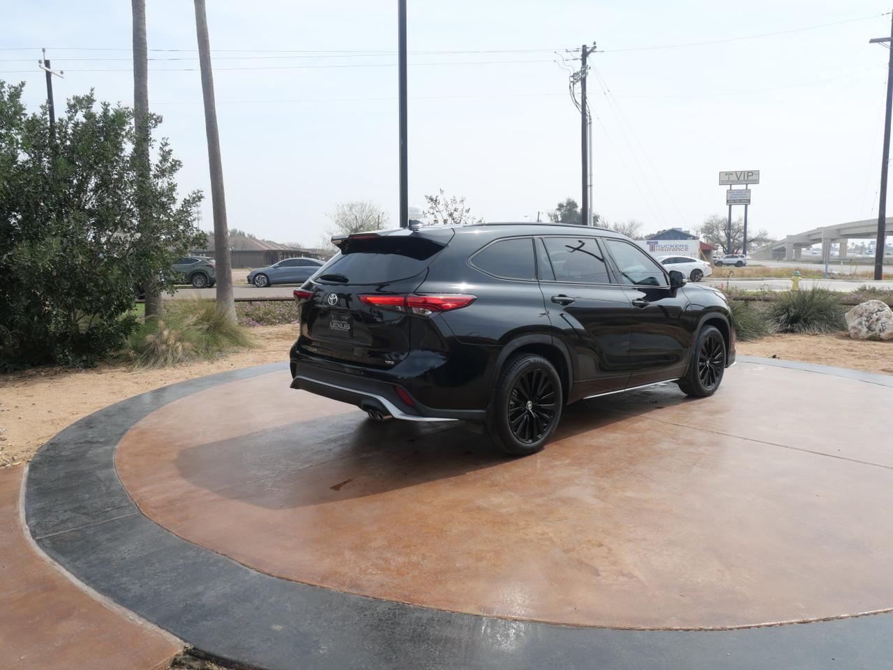 2023 Toyota Highlander XSE