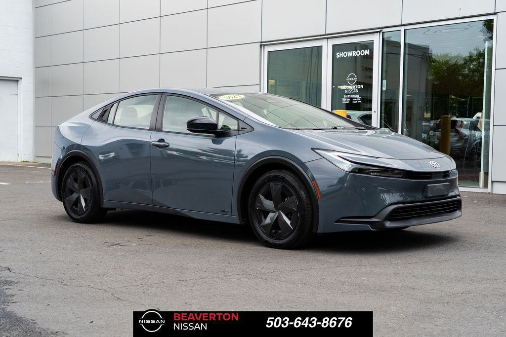 2023 Toyota Prius LE