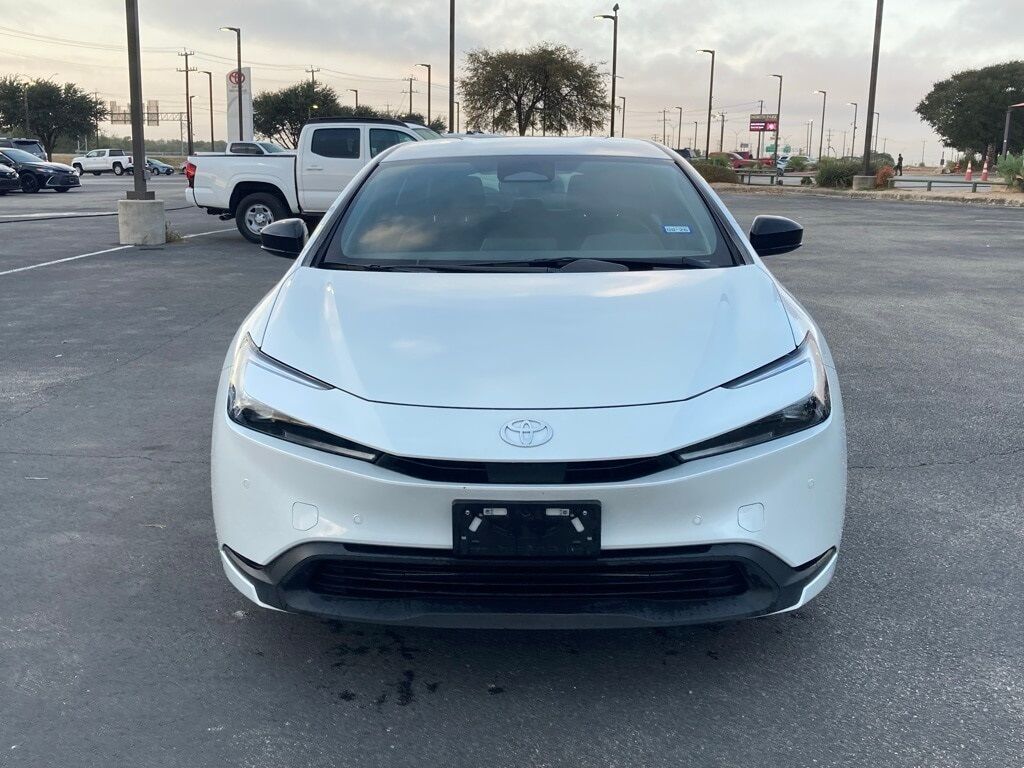 2023 Toyota Prius LE