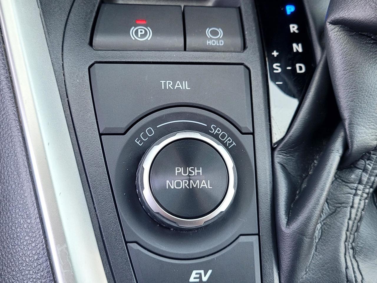 2023 Toyota RAV4 HYBRID XLE AWD Vacaville CA