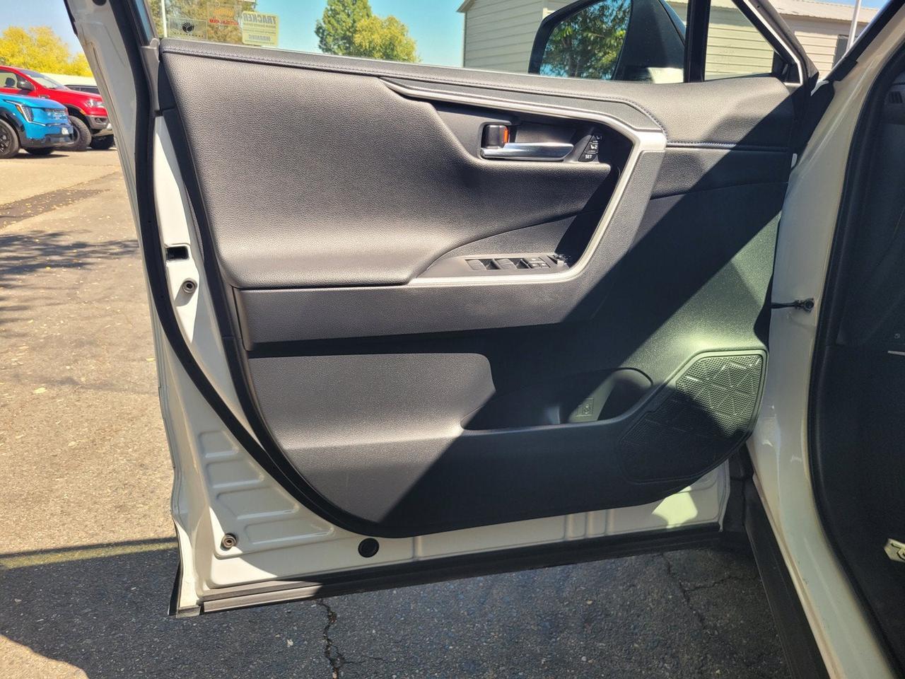 2023 Toyota RAV4 HYBRID XSE Roseville CA