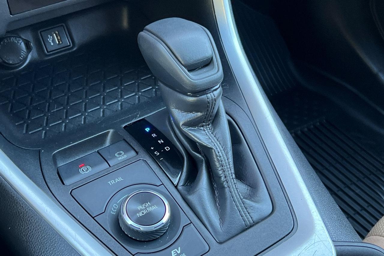 2023 Toyota RAV4 Hybrid LE Roseville CA