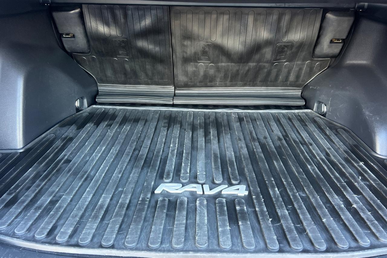 2023 Toyota RAV4 Hybrid LE Roseville CA