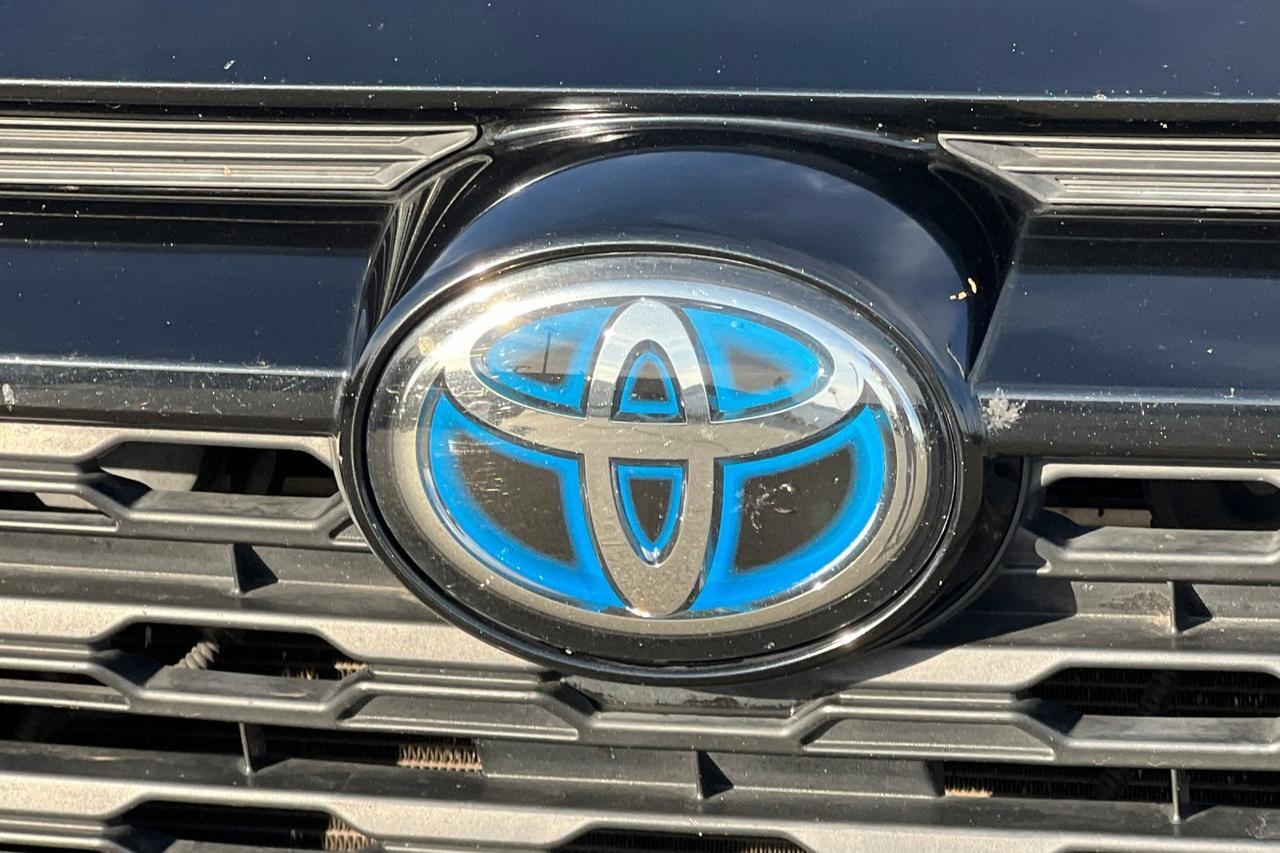 2023 Toyota RAV4 Hybrid LE Roseville CA