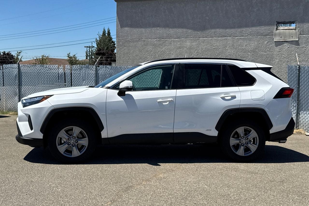 2023 Toyota RAV4 Hybrid LE