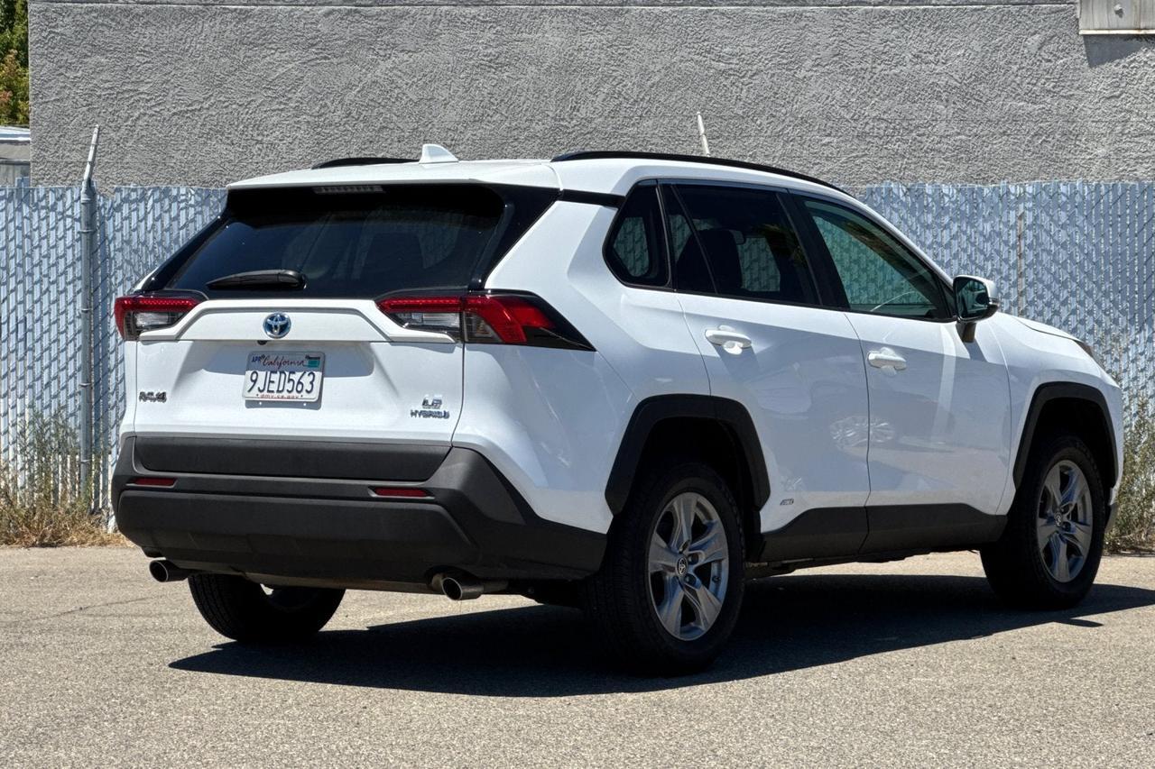 2023 Toyota RAV4 Hybrid LE