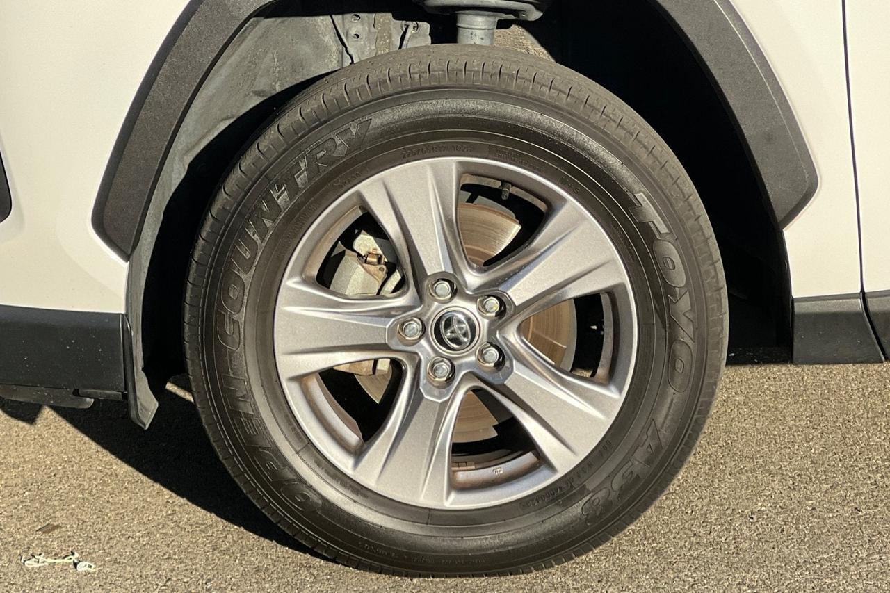 2023 Toyota RAV4 Hybrid LE Roseville CA