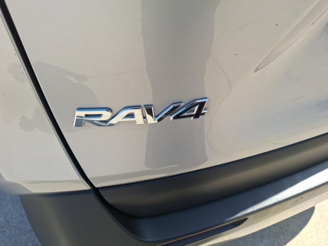 2023 Toyota RAV4 Hybrid Limited Hurst TX