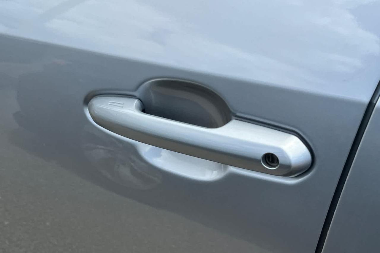2023 Toyota RAV4 Hybrid SE Roseville CA
