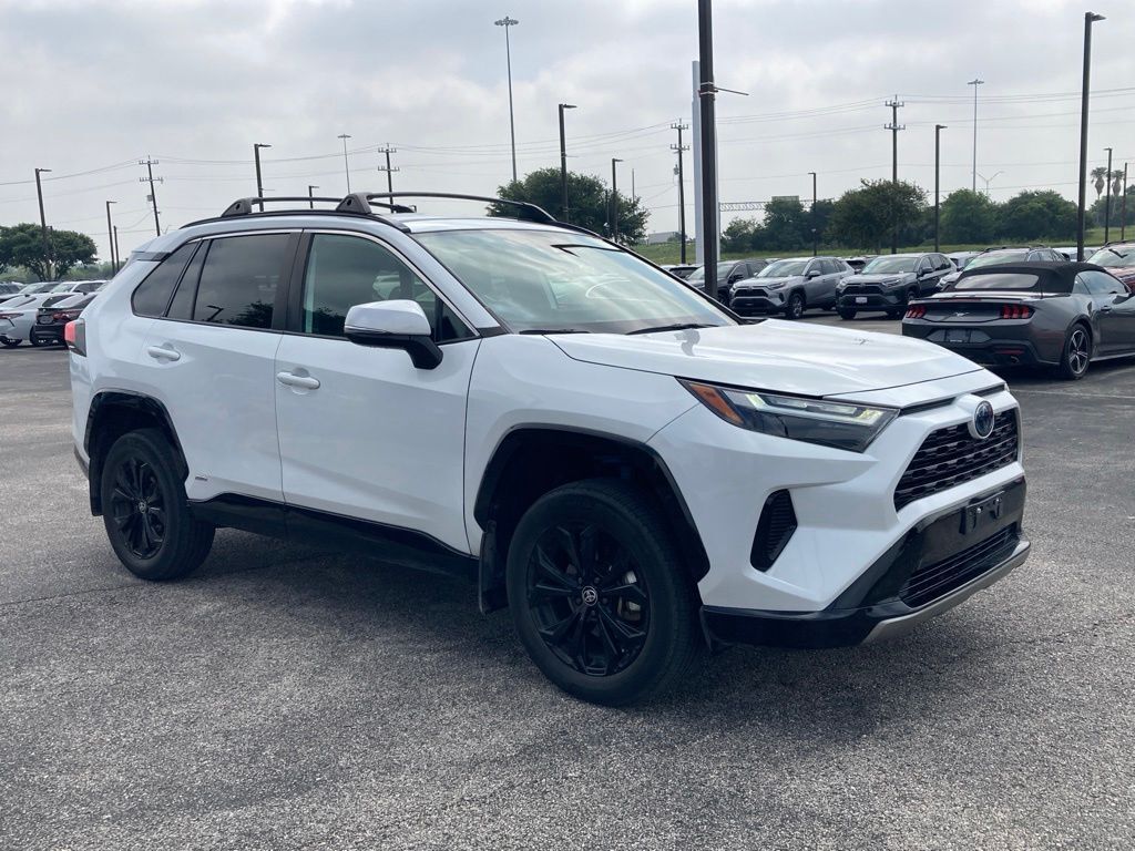 2023 Toyota RAV4 Hybrid SE