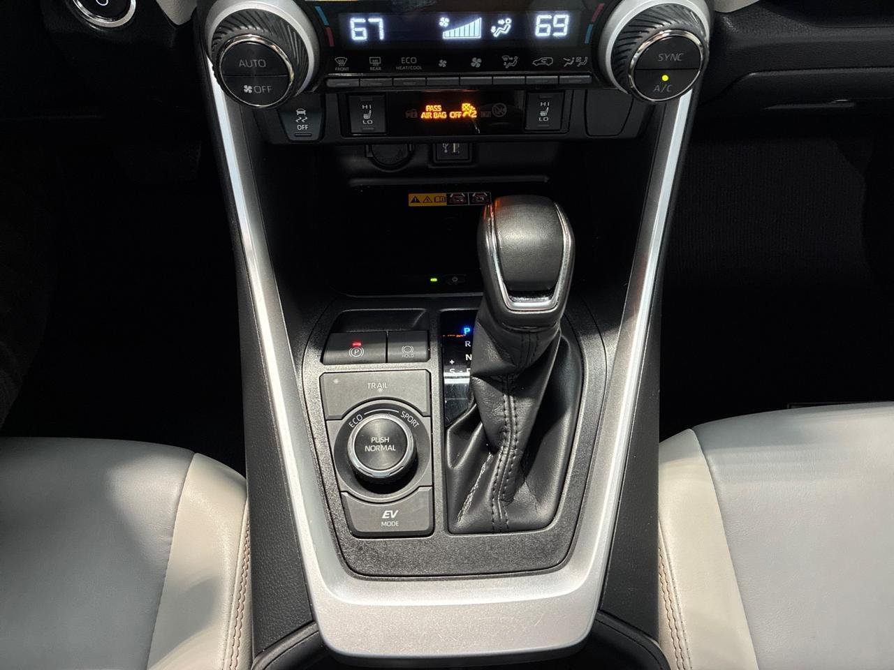 2023 Toyota RAV4 Hybrid XLE Premium, Advanced Tech Pkg, Weather Pkg, JBL Sound Pkg Houston TX