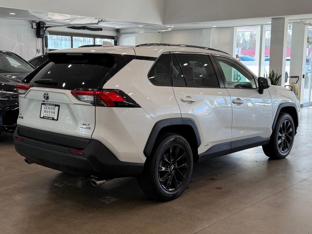 2023 Toyota RAV4 Hybrid XLE Premium